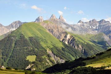 © Les aiguilles d'Arves en été - Office de Tourisme SJA