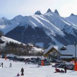 © Les Aiguilles d'Arves en hiver - Office de Tourisme SJA